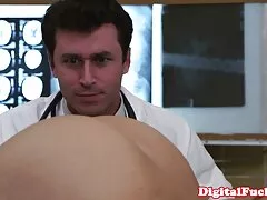 18 - răng quay len gai vn tam hàm mặt - bất bình vì tình vì tiền