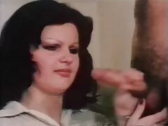 - Slutty người Pháp tuổi teen fucked fim xex vn cứng trong khi có một khổng lồ dildo trong cô ấy đít